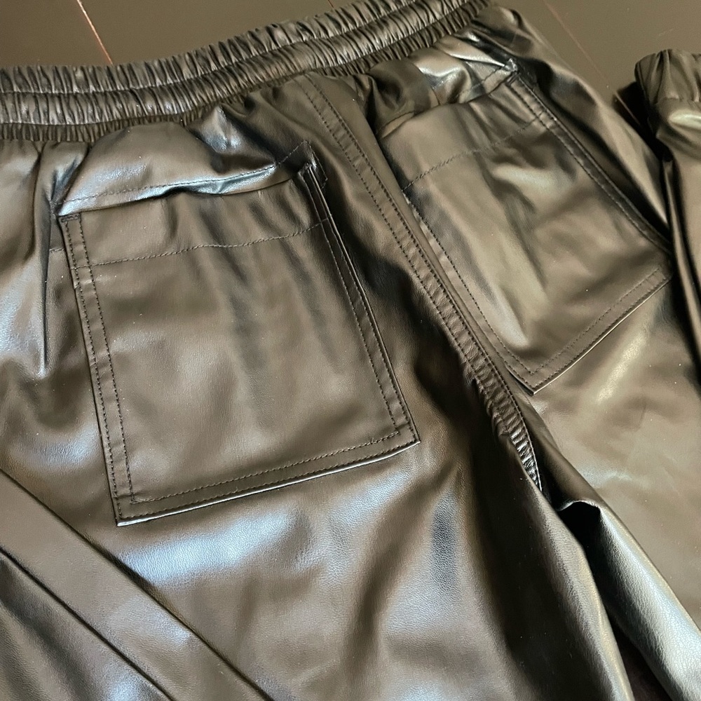 NWOT Blank NYC Faux Leather Joggers - Picture 6 of 6